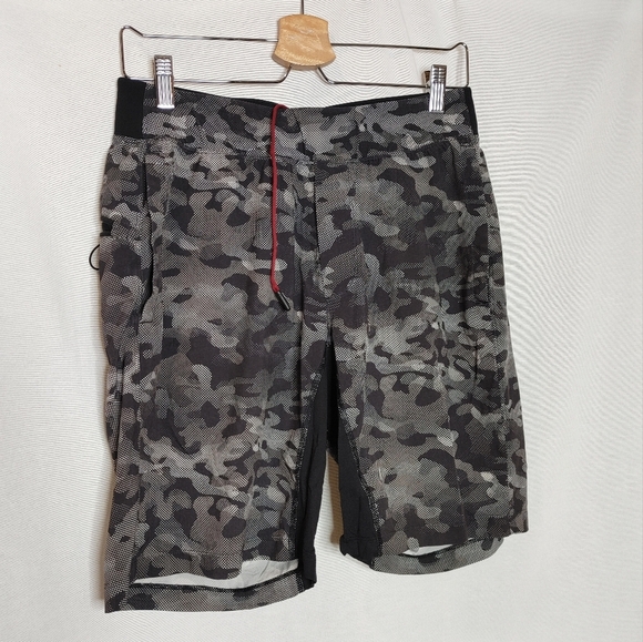 Lululemon T.H.E. Short 9" Linerless Black White Gray Camo Pixel Dot Medium M - Picture 3 of 7